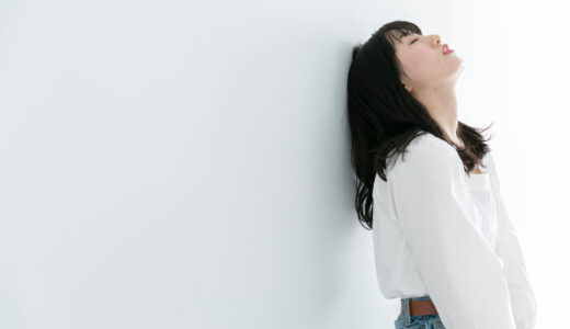 総入れ歯の若い女性はいる？原因や費用・他の治療法との比較も紹介