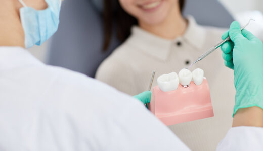 インプラント治療に生命保険は使える？適用の可否と負担の軽減方法を解説