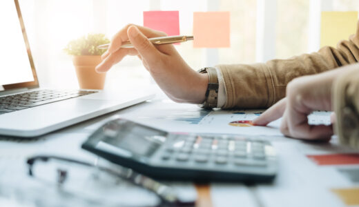 インプラント治療にデンタルローンを利用するメリットや注意点とは？審査基準も解説